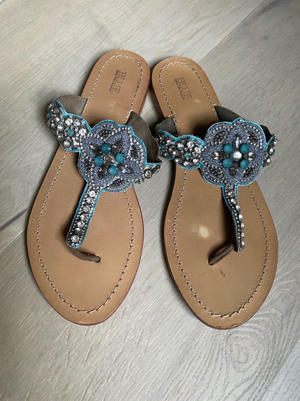 Blue by Saks Fifth Avenue Turquoise Beaded Rhinestone Bling Leather Sandals -9 - Picture 2 of 8